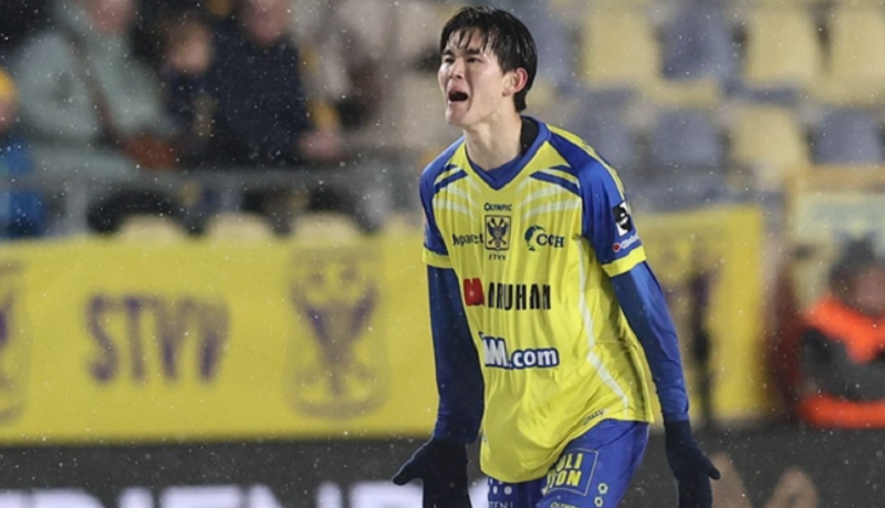 Chelsea và Tottenham cùng nhắm Keisuke Goto